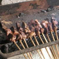 Pasokan Daging Anjing untuk Warung Sate Kian Langka