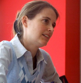  Jenny Dee dan Bahasa Indonesia