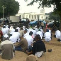Parpol Menyusup, Korban Terbelah