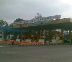 Long Weekend, Gerbang Tol Pasteur Ramlan 