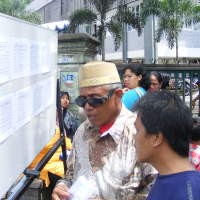 Berbagai Cara Ditempuh Demi Daging Kurban 