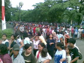 Pembagian Daging Kurban di Masjid Istiqlal Tertib