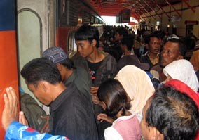 4 Gerbong Korban Lumpur Lapindo Bertolak ke Ibukota