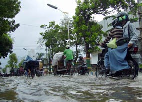 Hujan 4 Jam, Jalanan di Sumenep Direndam Banjir