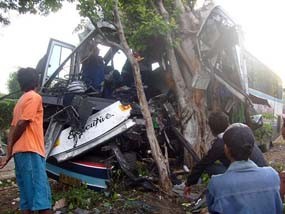 Sebelum Tabrak Pohon, Sopir Bus Ngaku Ngantuk