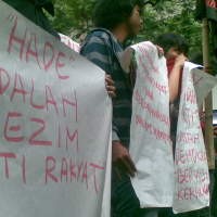 Kedatangan Mensos ke Unisba Disambut Unjuk Rasa