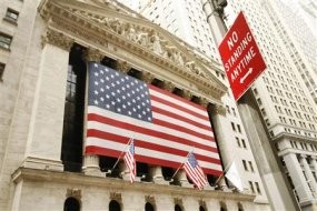 Ketidakpastian Bailout Otomotif Pangkas Wall Street