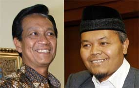 Sultan-Hidayat Nur Wahid Bertemu di Festival Wayang