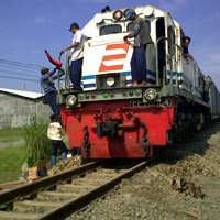 Empat  KA Terlambat Masuk Surabaya Hingga 5 Jam