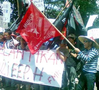 Demo Tolak Pelantikan Bupati Subang