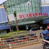 Susah Bukan Main Cari Air di Plaza Buaran