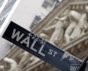 Wall Street Layu Menunggu Bailout Otomotif 