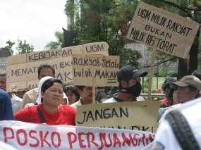 PKL UGM Demo Lagi Tolak Relokasi
