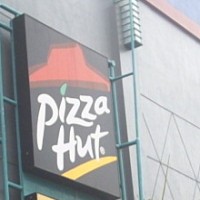 Nikmatnya Pizza Hut Kota Wisata Tak Senikmat Layanannya