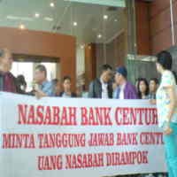 Nasabah Bank Century dan Bapepam Terlibat Adu Mulut