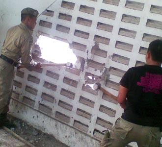 Tak Berizin, Bangunan Dibongkar Paksa