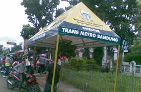 Pemasangan Shelter TMB Molor  