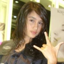 Cinta Laura Dilarang Pakai Logat Indonesia