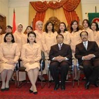 Menafikan Ibu, Tunggu Kehancuran