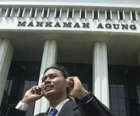 Penolakan FPDIP Terhadap UU MA Kurang Atraktif