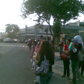Sopir yang Demo Sweeping Angkot di Luar Trayek TMB