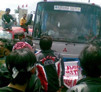 TMB Beroperasi Angkot Mogok