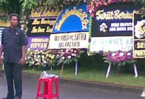 Cendana Kirim Karangan Bunga