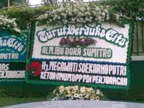 Megawati dan Sutiyoso Kirim Karangan Bunga