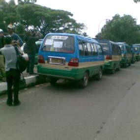 Angkot di Bandung Kembali Normal