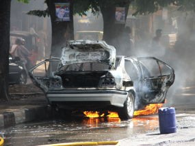 BMW Terbakar di TB Simatupang