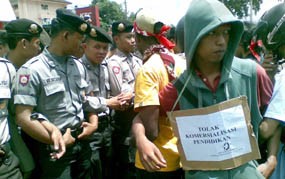 Tolak UU BHP, Mahasiswa Yogya Kembali Turun Ke Jalan