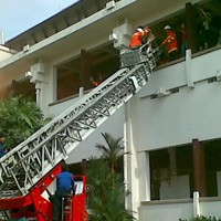 Surabaya Disapu Puting Beliung, Kantor Walikota Terbakar