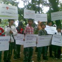 1.000 Pohon Dibagikan ke Sejumlah SD di Bandung