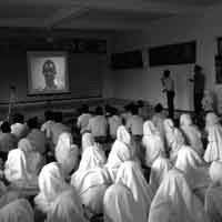 Kembangkan Teleconference Agar Santri Tidak Gaptek