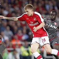Bendtner Tak Mau Cabut
