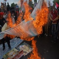 PKS Makassar Serukan Jihad dan Bakar Bendera Israel
