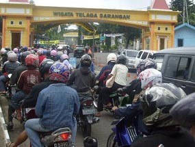 Puncak Liburan, Antrean Kendaraan di Telaga Sarangan Hingga 5 Km