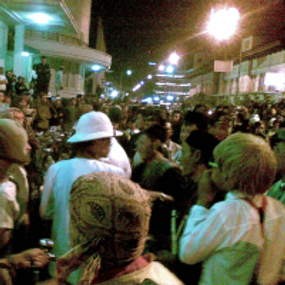 Gubernur: Tahun 2009, Warga Jangan Terlena dari Krisis