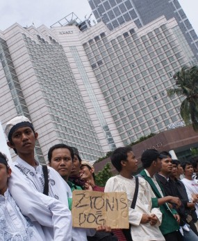 Indonesia Cuma Baru Bisa Menghujat