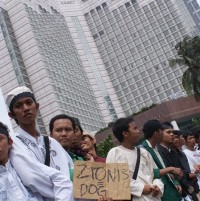Demo Sambil Sedekah, Terkumpul Rp 152 Juta untuk Palestina