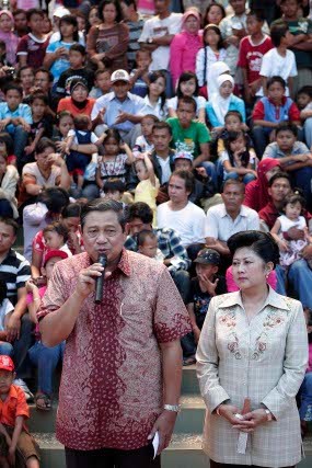 SBY Baru Pertama Kali ke Ragunan