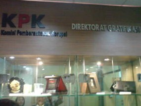 Kalahkan JK, Bupati Dharmasraya Raja Gratifikasi 