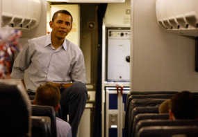 Tiba di Washington, Obama Disambut Pendemo