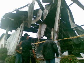 Hujan Bantu Padamkan Api di Pabrik Balon Kalideres