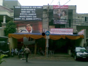 Mewah, Rumah Perubahan Sumbangan Simpatisan