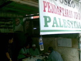 Peserta Dilatih Bela Diri & Pegang Senjata