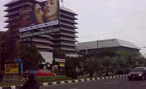 Dinilai Porno, Baliho di Dekat Kantor Gubernur Jateng Diprotes