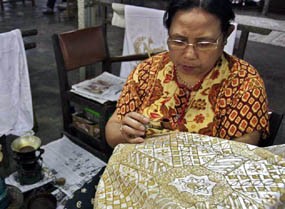 Museum Tekstil Dapat Sumbangan Kain Bersejarah