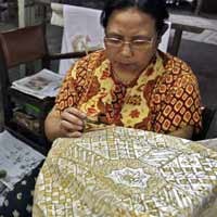 Museum Tekstil Dapat Sumbangan Kain Bersejarah