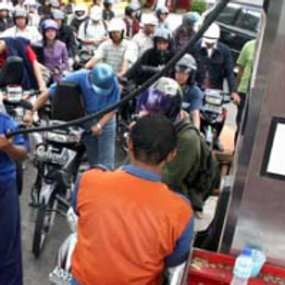 BBM Langka, Pendemo Minta Dirut Pertamina Dicopot 